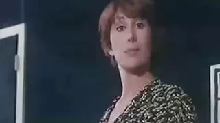 Garota peituda e víd ...
