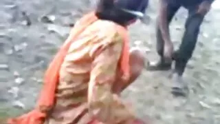 Bebê de ébano bem em ...