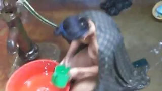 A doce garçonete as  ...